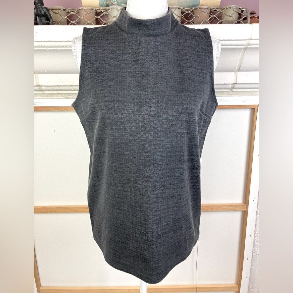 BR beautiful mock turtleneck top w/ back button keyhole neck/ back